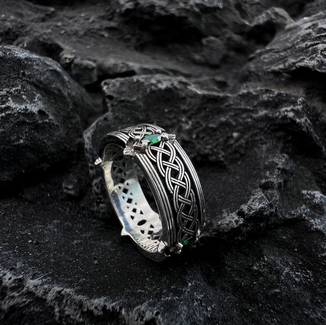 Green Gemstone Celtic Pattern Ring