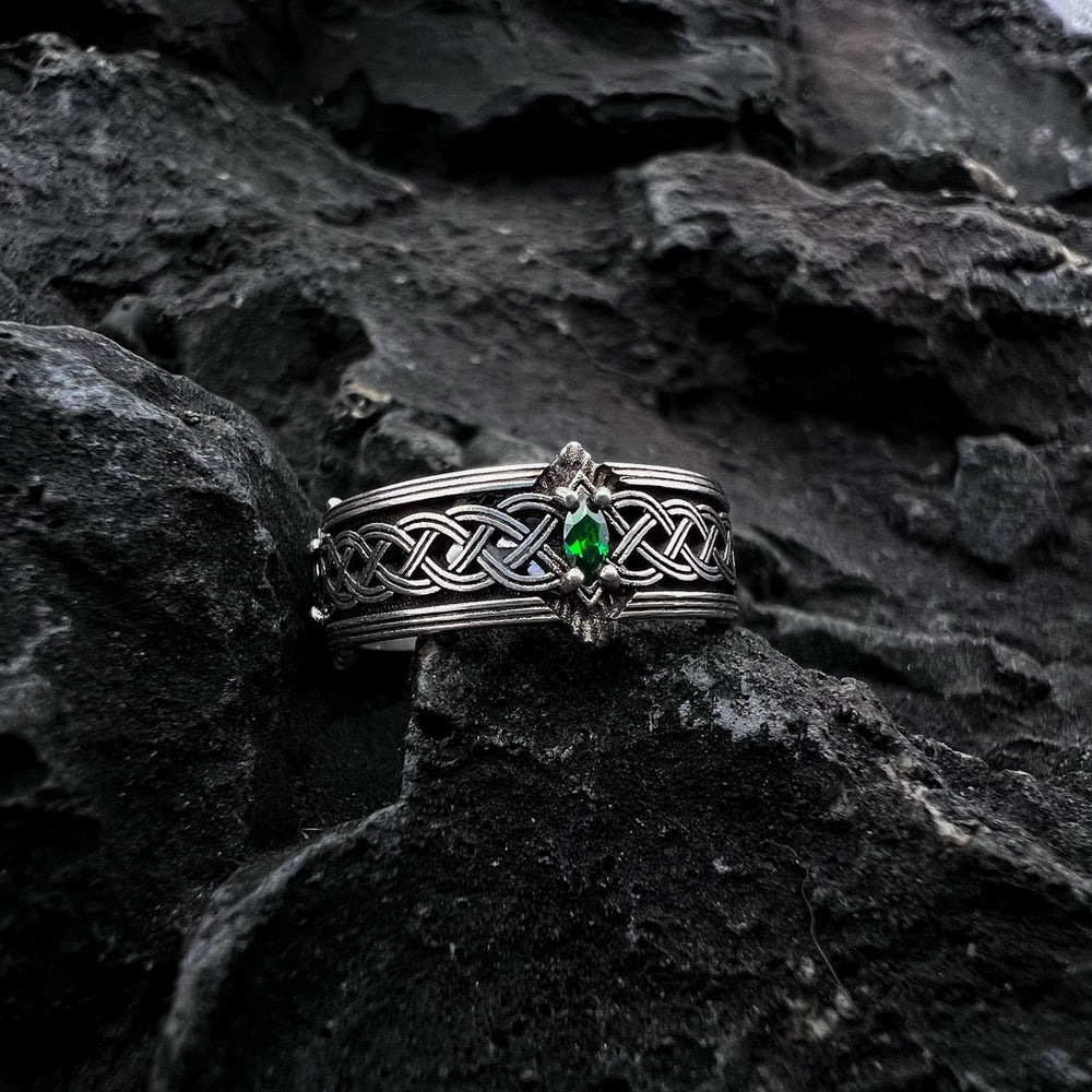 Green Gemstone Celtic Pattern Ring