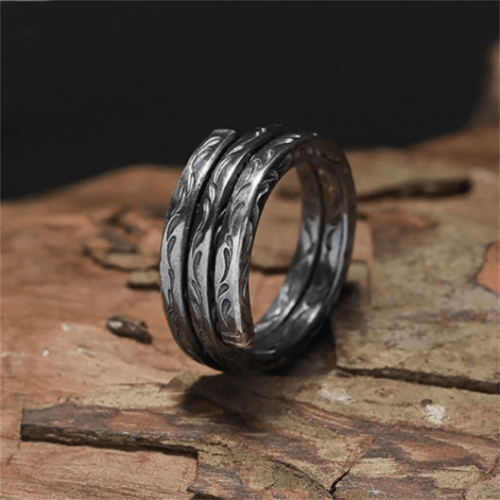 Hand Carved Leaf Pattern Ring