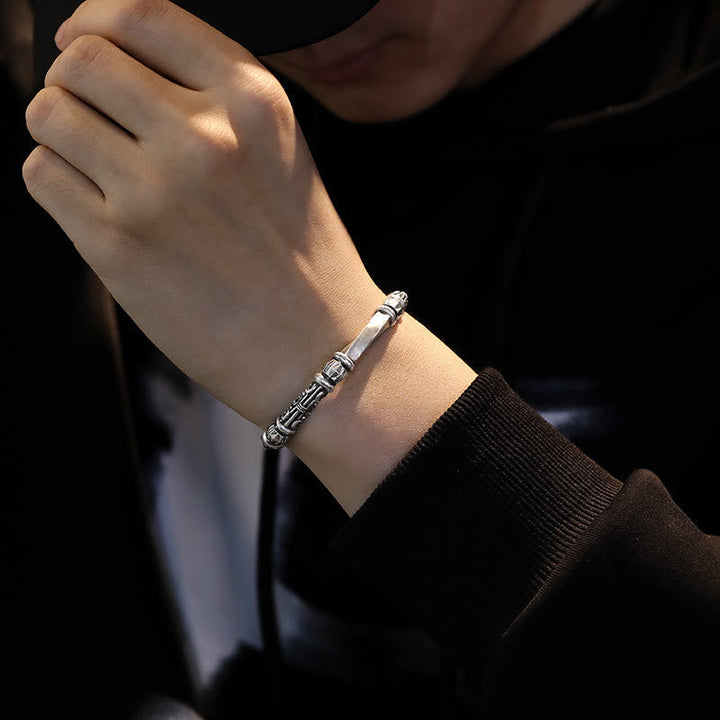 Mobius Strip Rotating Bead Twisted Bracelet