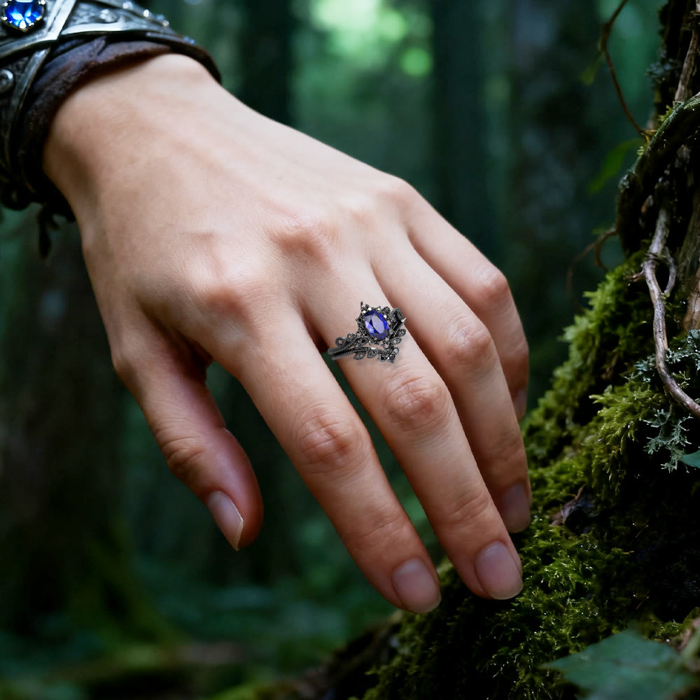 Black Oval Crown Ring Set