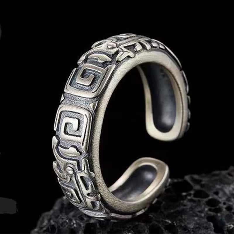 Intricate Rune Labyrinth Interlock Ring