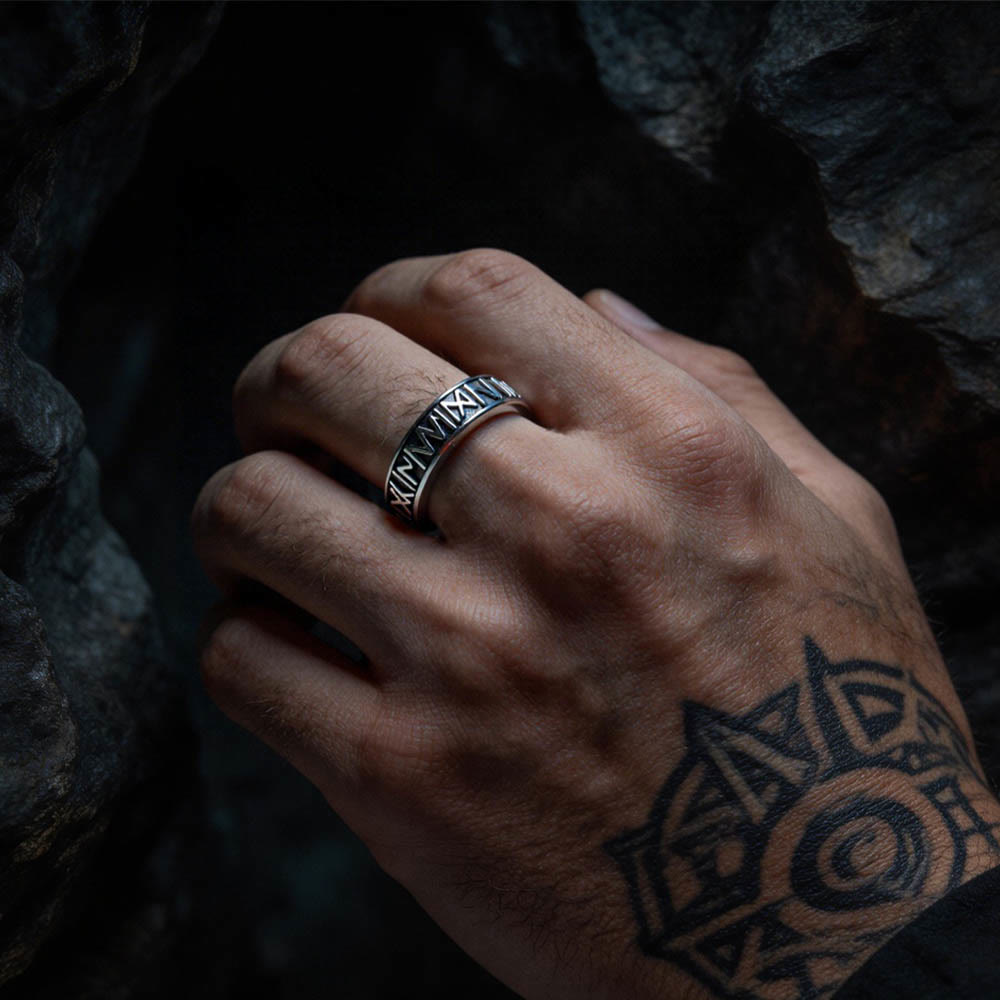Classic Norse Rune Spinnner Ring