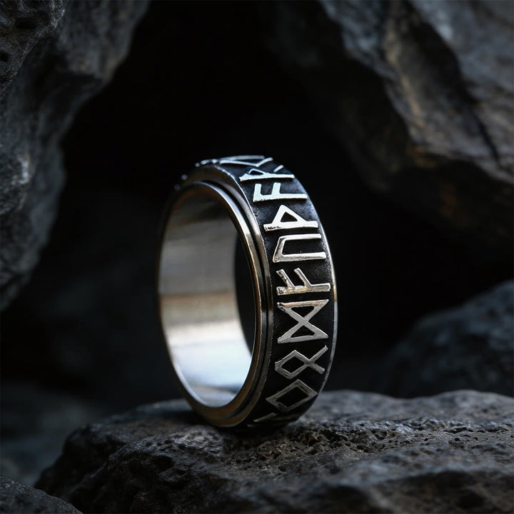 Classic Norse Rune Spinnner Ring