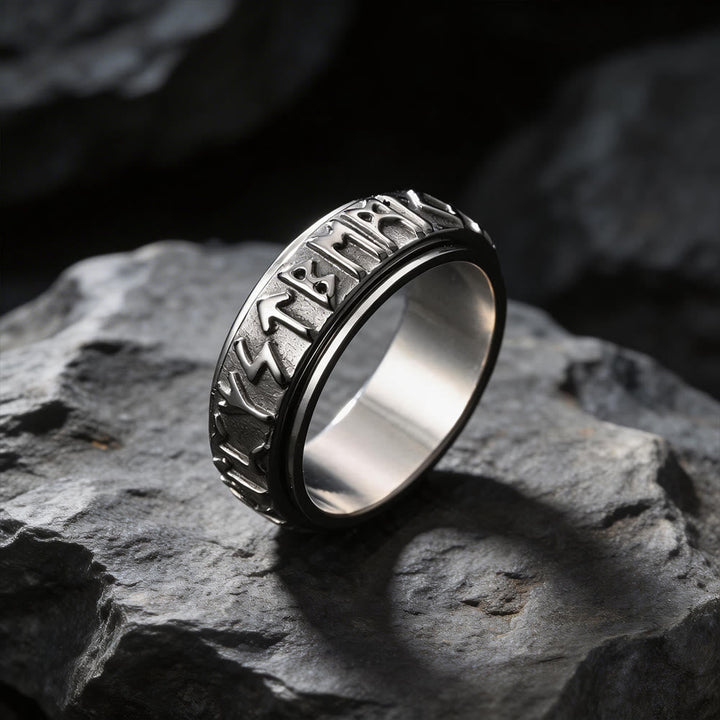 Classic Norse Rune Spinnner Ring