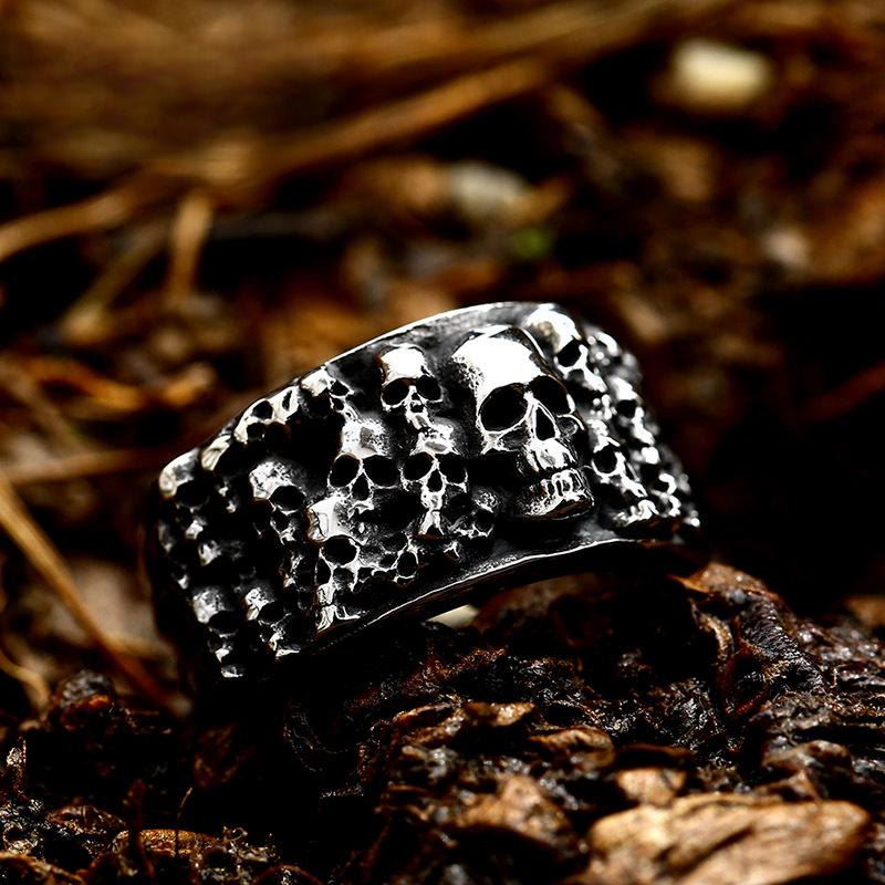 Underworld Skull Horde Ring