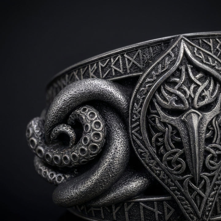Norse Kraken Ring — detail